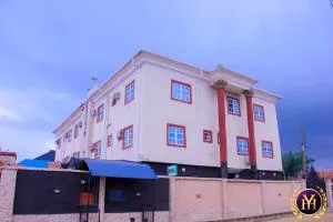 Yais Hotel - Ogere