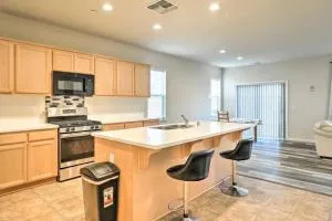 New Family Home with Patio & Yard! - 莱思罗普