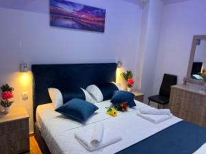 Four Seasons Apartment