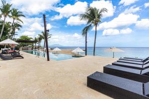 "Infinity Blue", Private Beach!