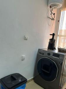 Quiet two bedroom apartment 5 min from the airport