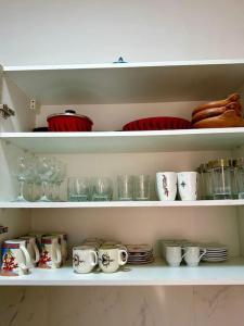 Quiet two bedroom apartment 5 min from the airport