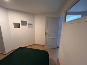 Appartements La belle vie F4 bord de plage avec jardin : photos des chambres