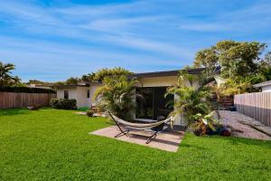 Mid-Century Modern Oasis