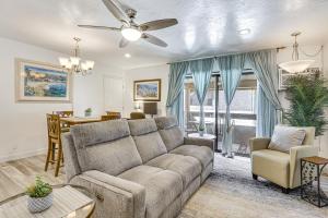 Oceanside Condo with Pool and Hot Tub Access!