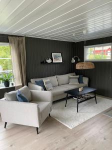 Mysigt hus nära hav och skog på härliga Alnö