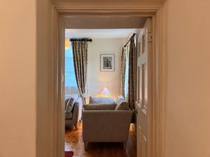 Plas yn Yale with mountain views fromwindows