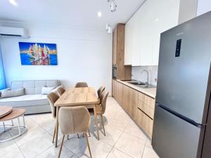 Sea Breeze V Apartment