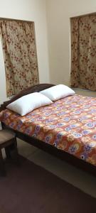 Cosy ground floor flat in Tollygunge