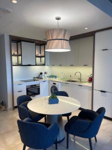 1 Bedroom apartment suite Address beach marassi