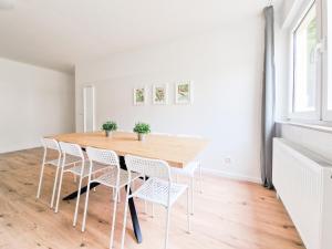 Tolstov Apartments - 4 Zimmer Wohnung mit Terrasse - 25 Min zur Messe DUS