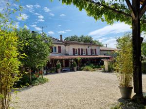 B&B / Chambres d'hotes La Fontenelle Chambres d'Hotes : photos des chambres