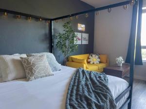 Iconic Nike Studio & Romantic Canopy Glow