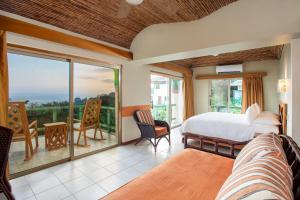 Si Como No Resort & Wildlife Refuge