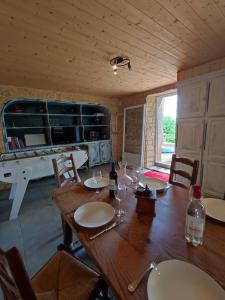 Maisons de vacances Maison de charme 12 pers piscine hors-sol chauffee : photos des chambres