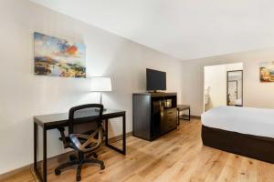 Queen Room with Sofa Bed - Non-Smoking room in Best Western Sonoma Winegrower's Inn