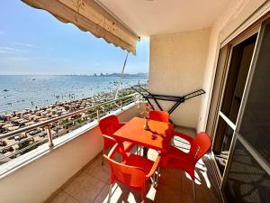 Beachfront Apartment with Stunning Sea Views