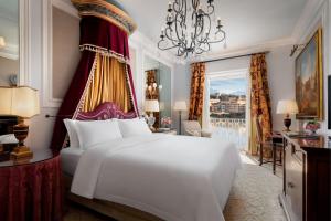 Arno River Deluxe, Guest room, One King room in The St. Regis Florence