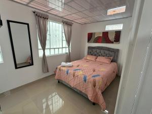 C habitación con baño privado