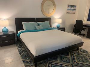 Romantic-5 star-1BR-Oceanfront-Balcony-South-Beach