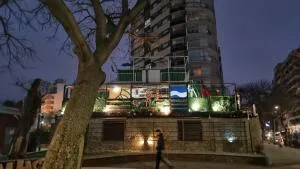 Loft casa dos pisos con garage pocitos playa 4 personas - 蒙得维的亚