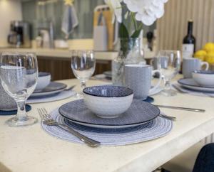 Cerulean Bliss Condo at Tambuli Mactan Fast Wifi Netflix