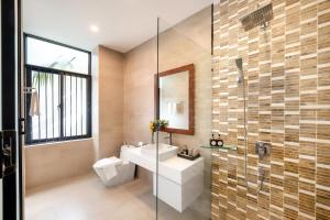 Biệt Thự Có Hồ Bơi Riêng (Villa with Private Pool)