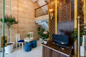 Lotus Hotel Nguyễn Phi Khanh Q1