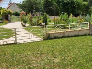 Maisons de vacances Gite cosy avec jardin, terrasse et parking entre Chateaux de la Loire et ZooParc de Beauval - FR-1-491-350 : Maison de Vacances