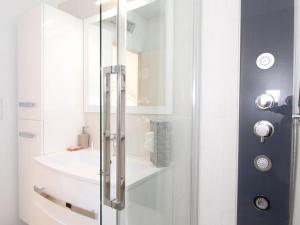 Appartements T2 moderne a Balaruc-les-Bains avec clim, parking et wifi - FR-1-553-271 : photos des chambres