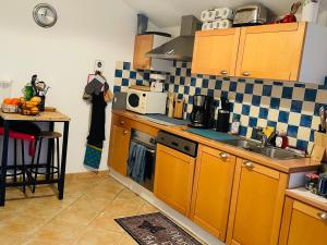 Maisons de vacances Villa calme avec piscine privee, animaux admis, WiFi - FR-1-323-552 : photos des chambres
