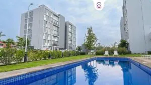 Modern Apartment with Terrace and Pool Access - Cuescomatitlán