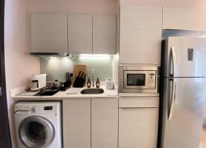 Upscale Living 1BR - Ultra Fast WiFi - Phrom Phong