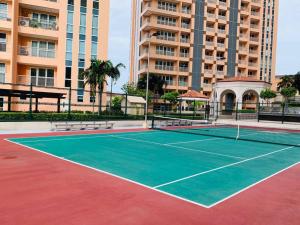 RARE unit at the Venice Luxury Residence With Balcony