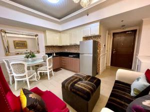 RARE unit at the Venice Luxury Residence With Balcony