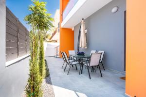 Evan Suites Rhodes 2