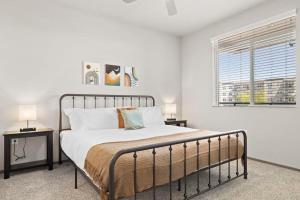 CozySuites with pool in Westgate near stadium 6