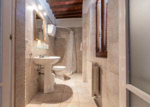 Two-Bedroom Apartment room in Agriturismo Palazzo Val Del Sasso