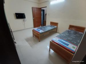 Sadguru PG only for boys