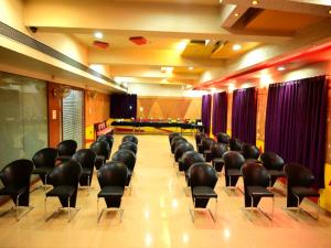 Hotel Matrix Inn Chakan