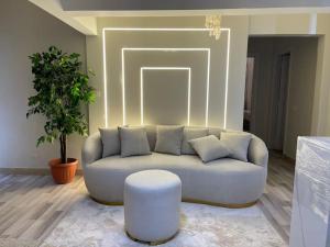 Urban Stay Luxury 2Br Apartment near Zamalek Cairo شقه جديده مفروشه في المهندسين