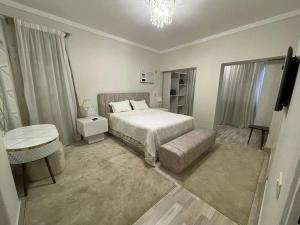 Urban Stay Luxury 2Br Apartment near Zamalek Cairo شقه جديده مفروشه في المهندسين