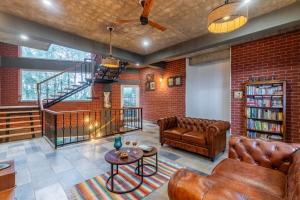 ELIVAAS 4 BHK With Garden & Bonfire - Fleur De Lis