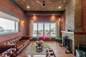 ELIVAAS 4 BHK With Garden & Bonfire - Fleur De Lis