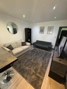 Barking Bliss-2 Bedroom,2 Bath, A Short Distance To Barking Station - 4-star hotels in Barking