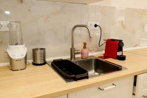Sophie studio - central cozy & sunny place, work-friendly close to AUBG