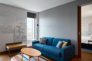 Savvy Suite, 1 Bedroom Executive Suite, 1 King & Sofa Bed room in Aloft London Excel