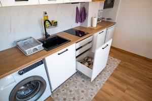 Galina Apartment Cozy Suite with FREE Parking