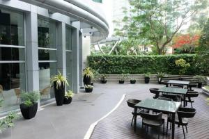 Marina- Avant BGC parking w fee