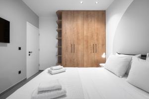 City Glow Apartment by Luxlikehome